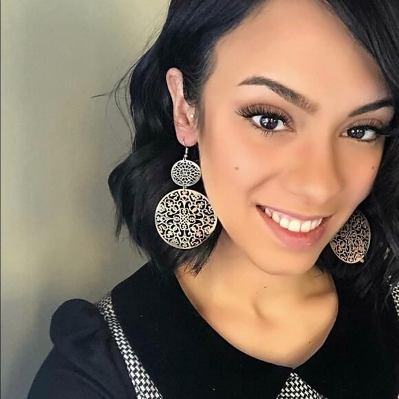 Francesca's Silver Plated Circle Pendant Dangle Earrings - Picture 2 of 4